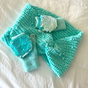 Scarf and gloves